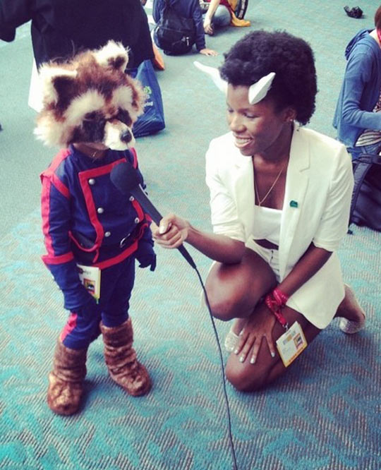funny-Rocket-Raccoon-Cosplay-Comic-con