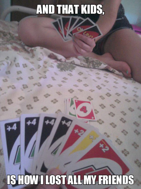 funny-kids-playing-UNO-cards