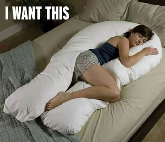 cool-giant-pillow-bed-girl