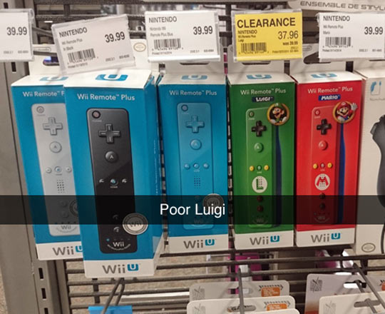 funny-joystick-Wii-Luigi