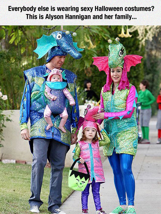 cute-Alyson-Hannigan-Halloween-costume-family-dragons