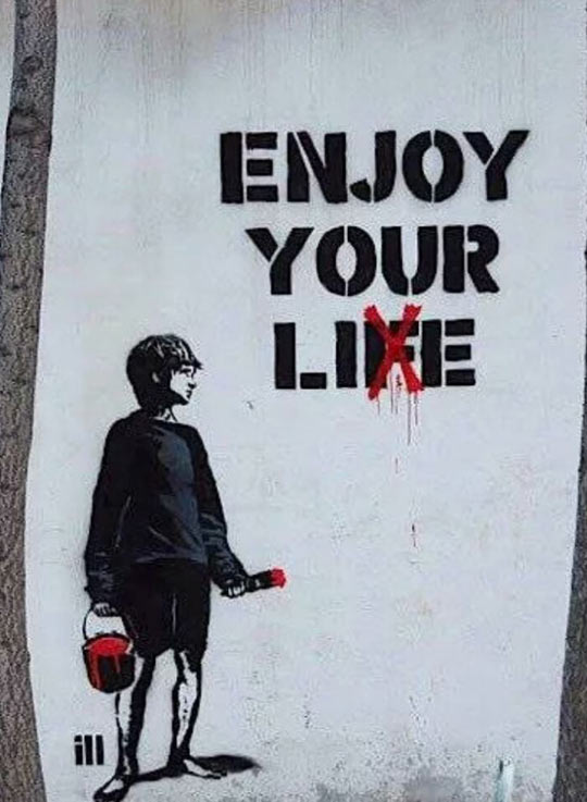 funny-graffiti-kid-painting-life