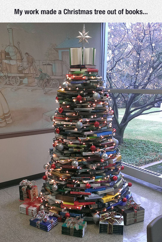cool-Christmas-tree-books-decoration