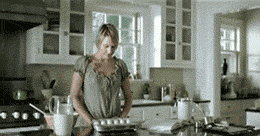 funny-gif-woman-kitchen-eggs-recipe