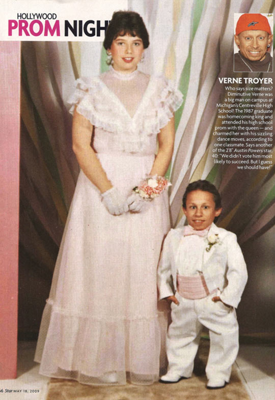 funny-Verne-Troyer-prom-night