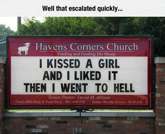 funny-church-sign-kiss-girl