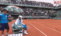 funny-gif-Novak-Djokovic-ball-boy-drinking-game