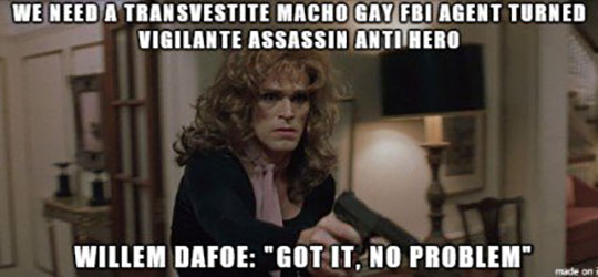 funny-Willem-Defoe-movie-dress