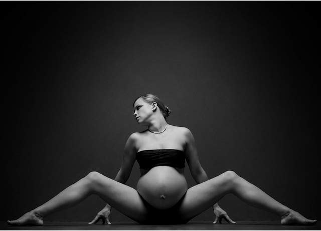 bad-pregnancy-pictures-legs-spread