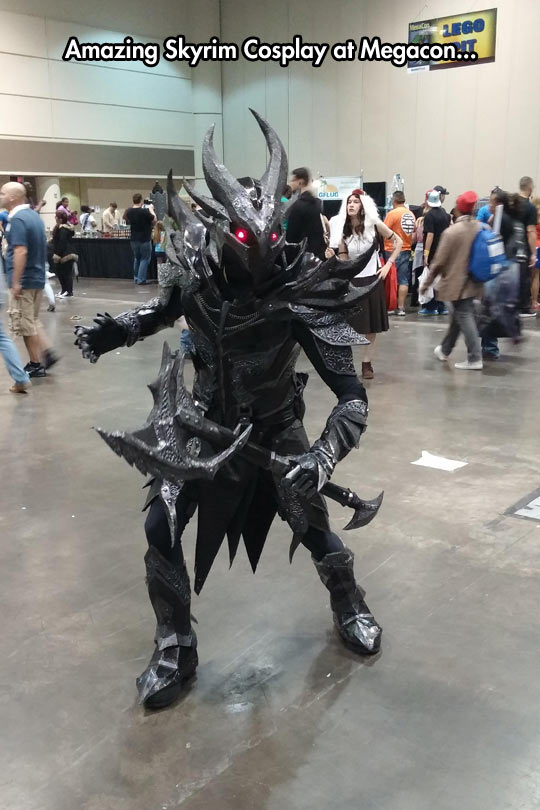 funny-Skyrim-cosplay-Megacon-axe