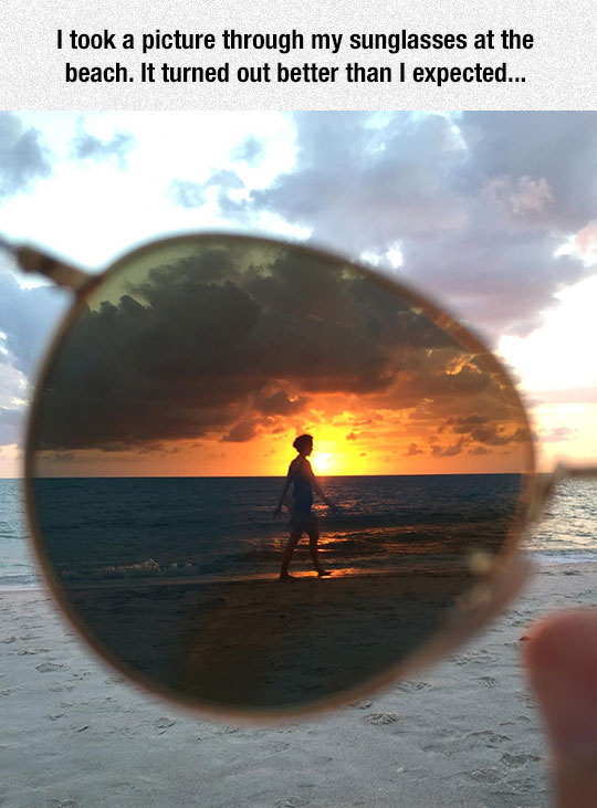 cool-glasses-photograph-exposition-beach