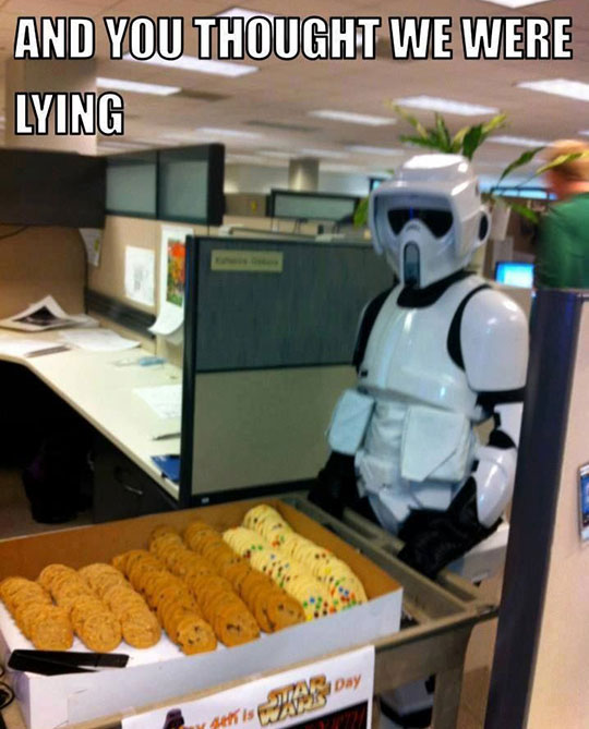 funny-Star-Wars-guard-trooper-cookies