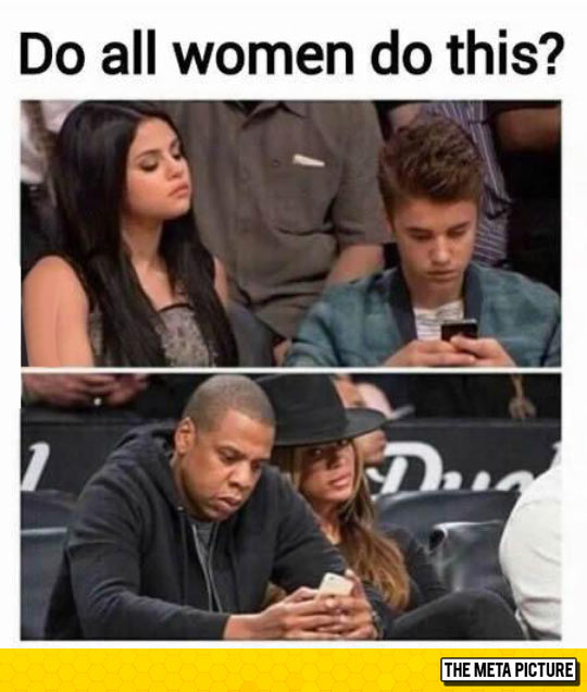 funny-women-looking-phone-boyfriend