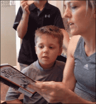 funny-gif-mother-reading-scares-kid