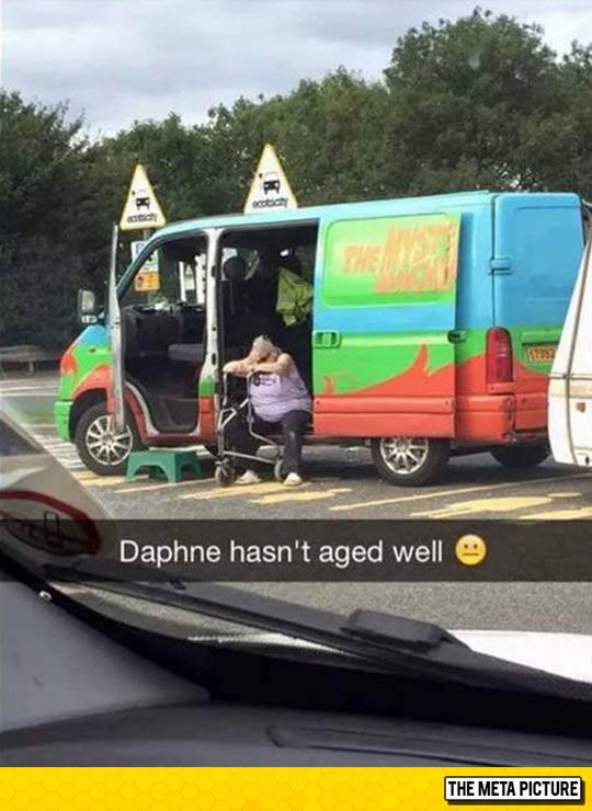 funny-Daphne-Scooby-Doo-van