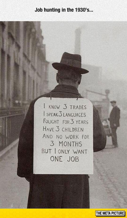 funny-old-photo-man-looking-job