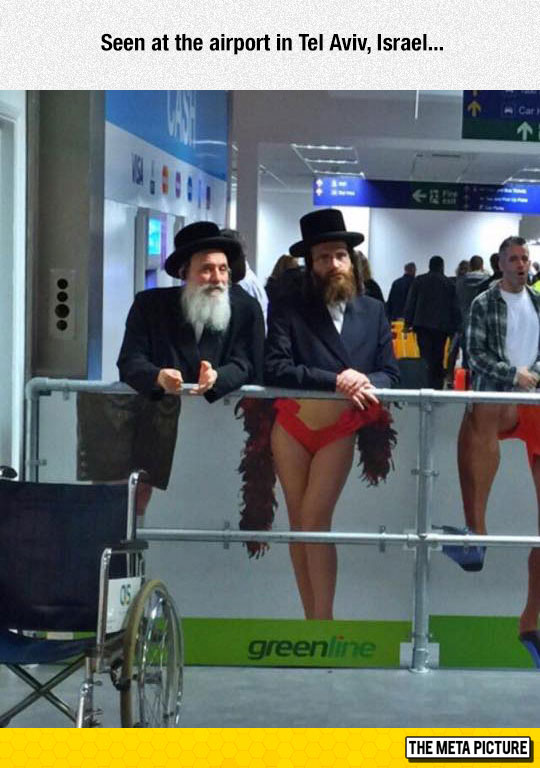 funny-airport-people-waiting