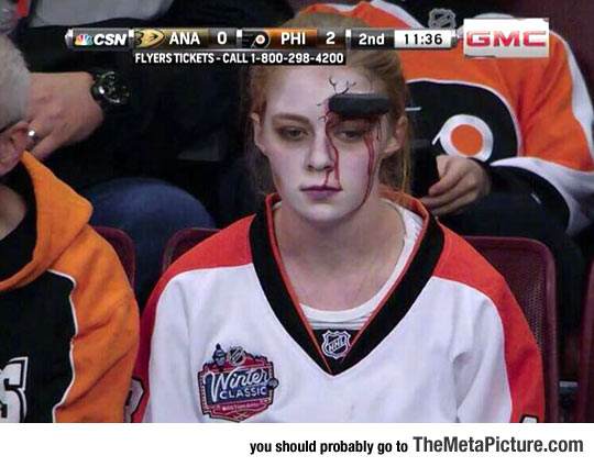 This Girl At The Philadelphia Flyers Game