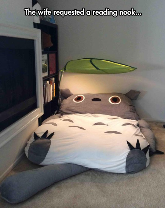 Totoro-reading-nook-bed