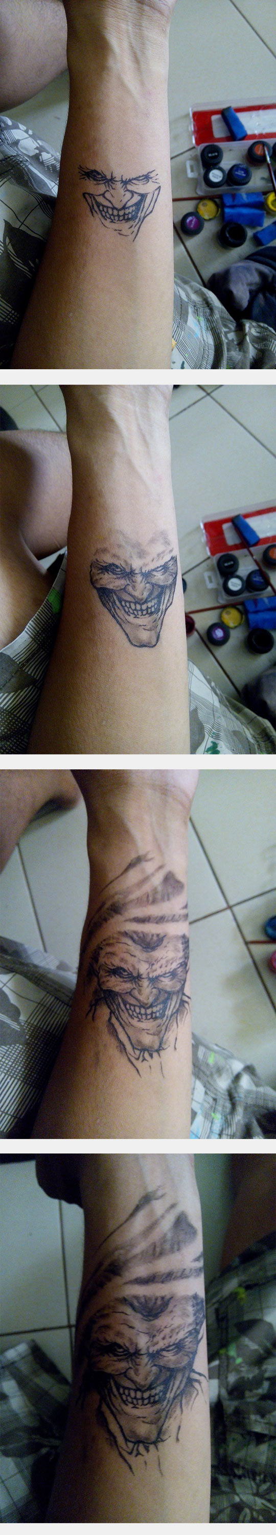 funny-Joker-tattoo-arm-face-smile