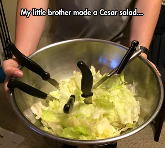 funny-salad-bowl-knife.jpg