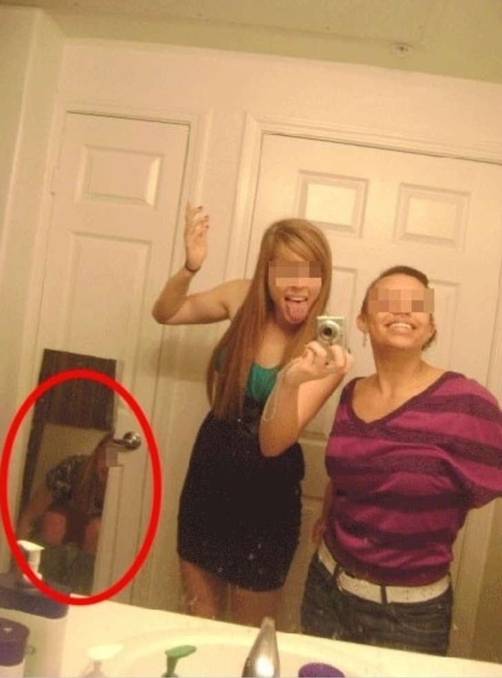 13 Amazing Selfie Fails That Will Make You Cringe 4 Is Brutal