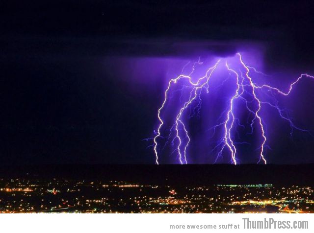 Horrifying Lightning Storm Over Albuquerque, New Mexico