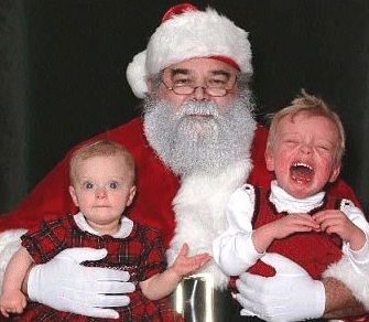 Kids Who Really Don’t Like Santa (23 pics)