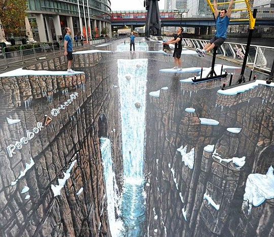 Mind blowing sidewalk art.