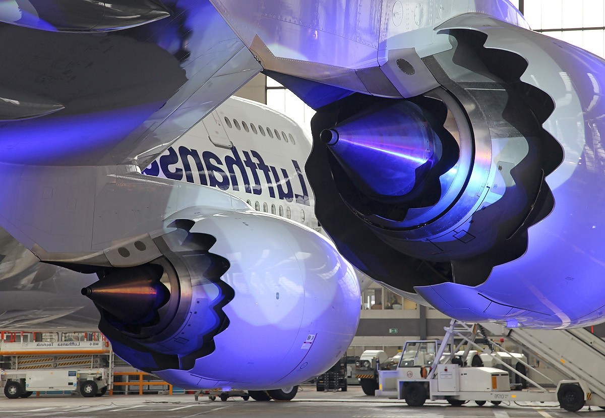 New 747 Engines.
